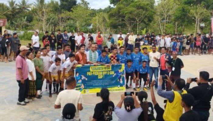 Anggota DPR RI Usman Husin Tutup Kegiatan Turnamen Futsal Prapaskah UPP G-Son Cup 1 Yang Dogelar GMIT Klasis Soe Timur